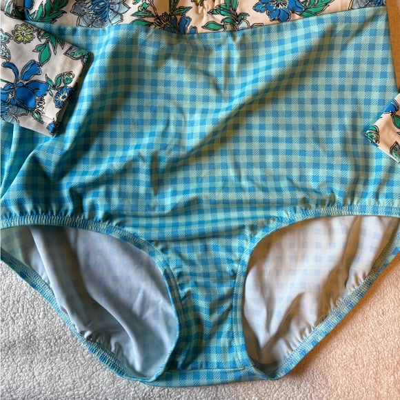 Lands End Swimsuit, One Piece, Long Sleeve, front zip. Womens Sz 10 - Picture 4 of 7